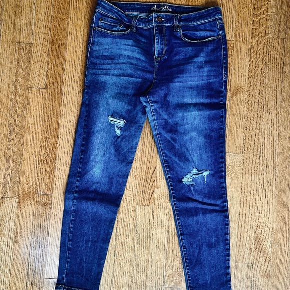 AMERICAN RAG DISTRESSED JEANS - Picture 1 of 8